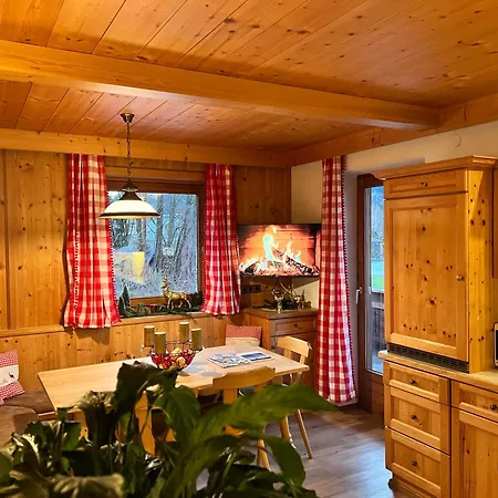 Διαμέρισμα Platzhirsch Panorama View Balkon, Gartensauna, Garten, Grillplatz *