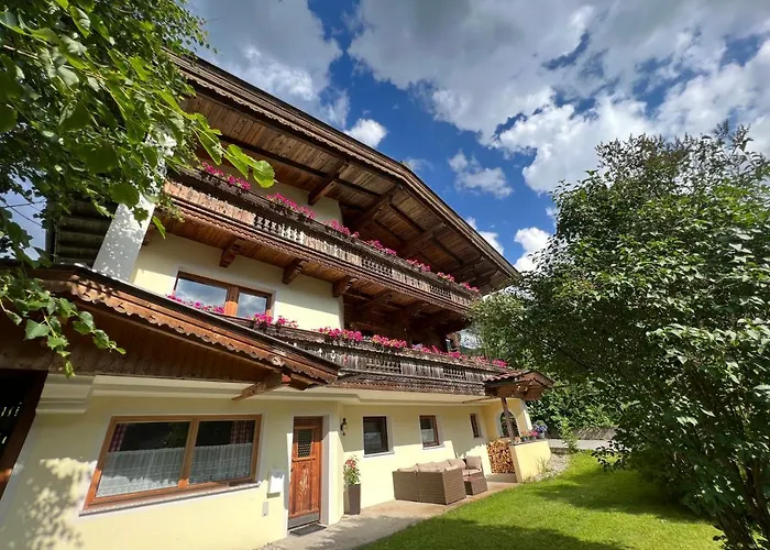 Platzhirsch Panorama View Balkon, Gartensauna, Garten, Grillplatz Apartamento *