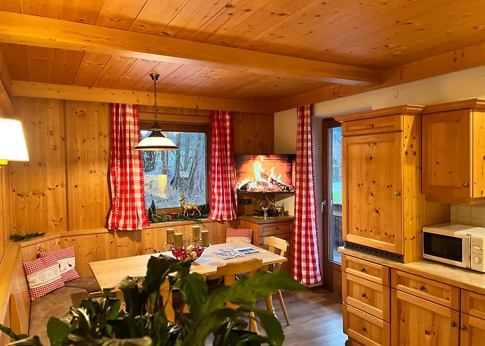 Apartamento Platzhirsch Panorama View Balkon, Gartensauna, Garten, Grillplatz *