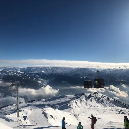 Platzhirsch Panorama View Balkon, Gartensauna, Garten, Grillplatz Apartamento