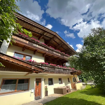 Platzhirsch Panorama View Balkon, Gartensauna, Garten, Grillplatz 아파트 *