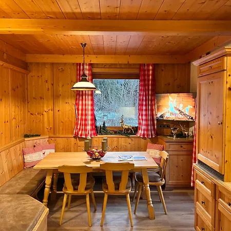 Apartment Platzhirsch Panorama View Balkon, Gartensauna, Garten, Grillplatz