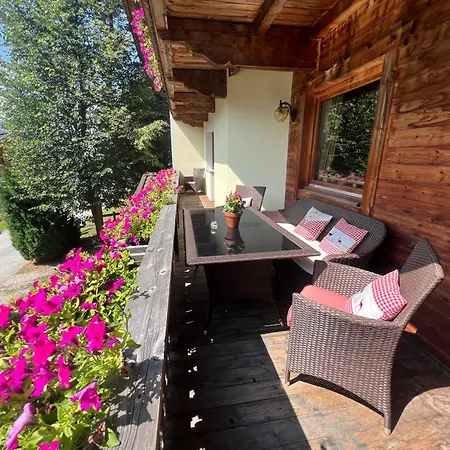 아파트 Platzhirsch Panorama View Balkon, Gartensauna, Garten, Grillplatz 스텀