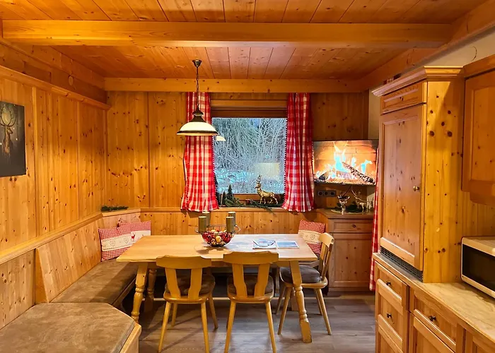 Apartment Platzhirsch Panorama View Balkon, Gartensauna, Garten, Grillplatz